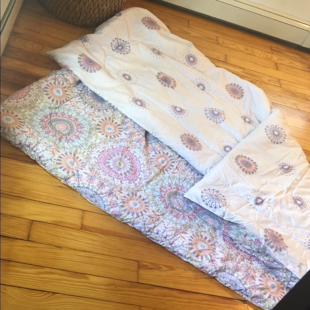 Reversible full size comforter